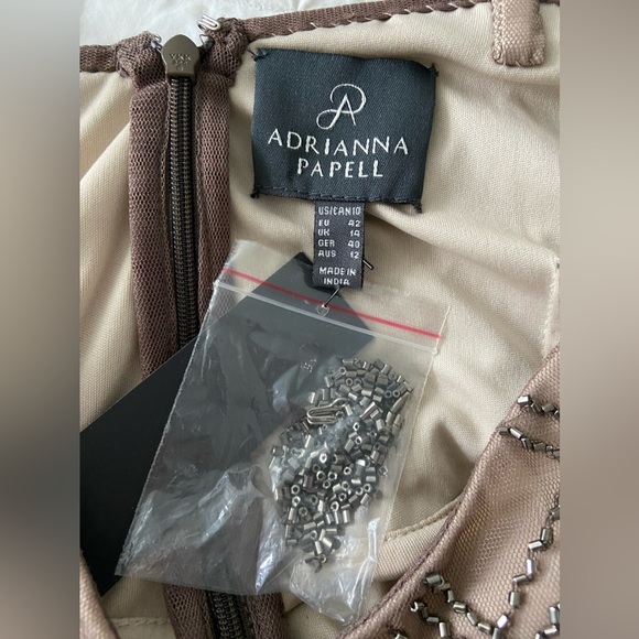 This brand new maxi dress is perfect for a special occasion. - Picture 7 of 13